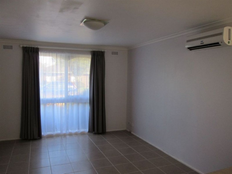 2/15 Archibald Crescent, Warragul VIC 3820