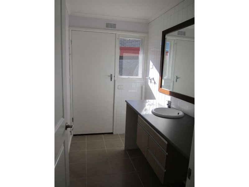 2/15 Archibald Crescent, Warragul VIC 3820