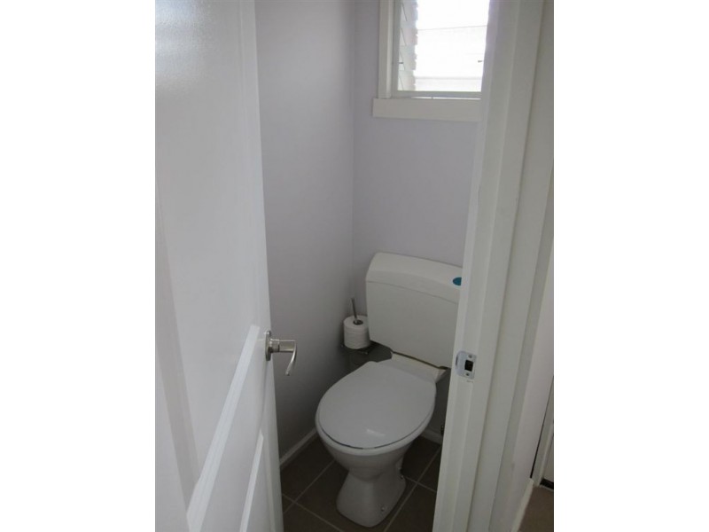 2/15 Archibald Crescent, Warragul VIC 3820