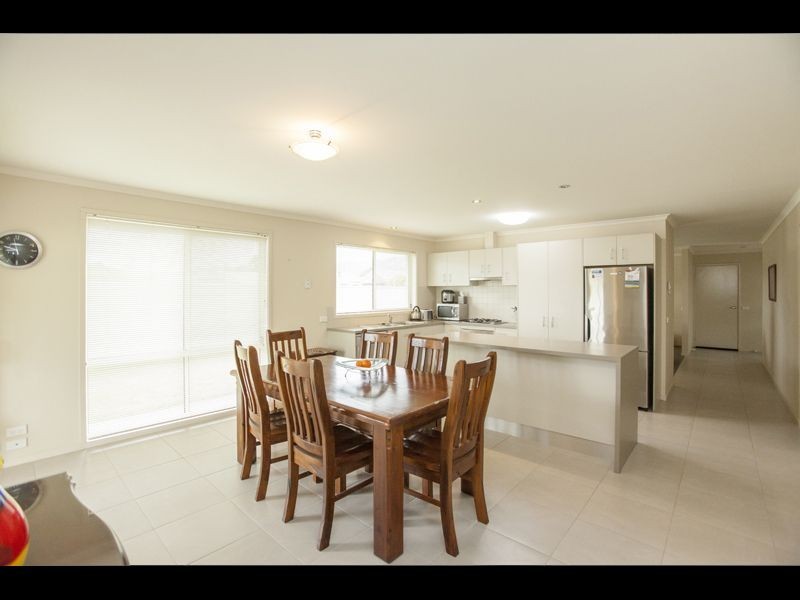 7/11 Ferguson Place, Trafalgar VIC 3824