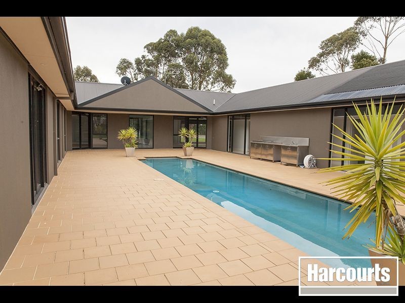 18 Dalmuir Court, Warragul VIC 3820