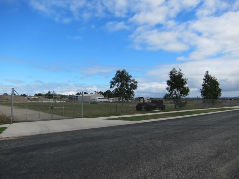 33 Middle Road, Trafalgar VIC 3824