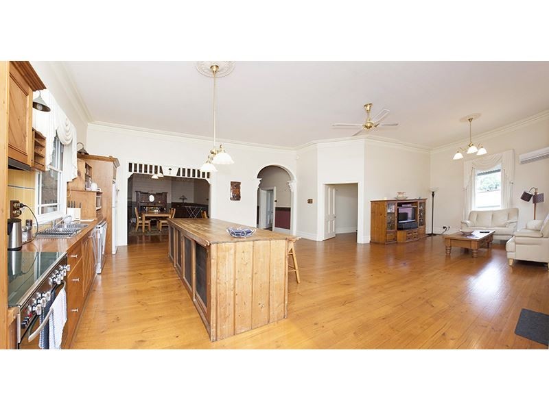 16 Kent Street, Warragul VIC 3820