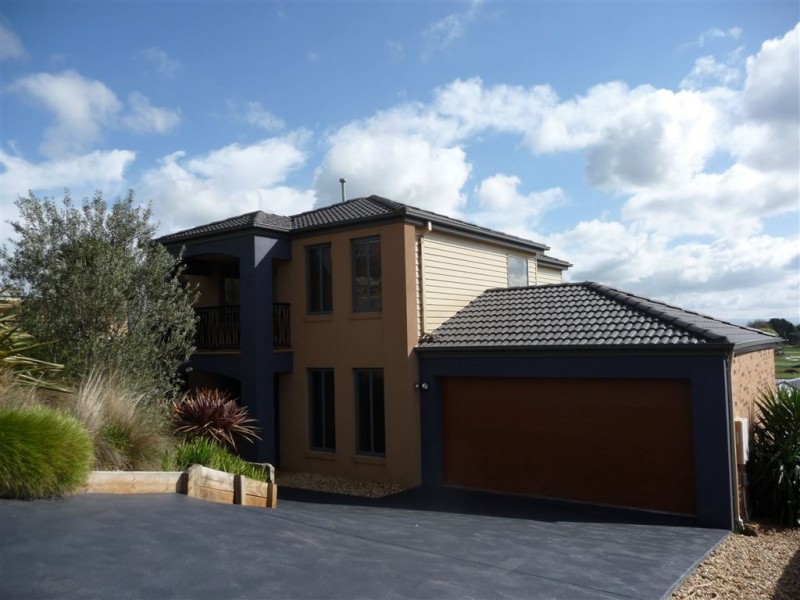 11 Nicolas Court, Warragul VIC 3820