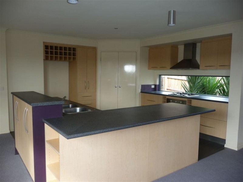 11 Nicolas Court, Warragul VIC 3820