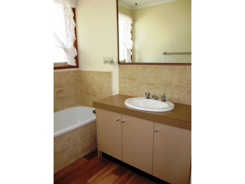 16 Boronia Street, Drouin VIC 3818