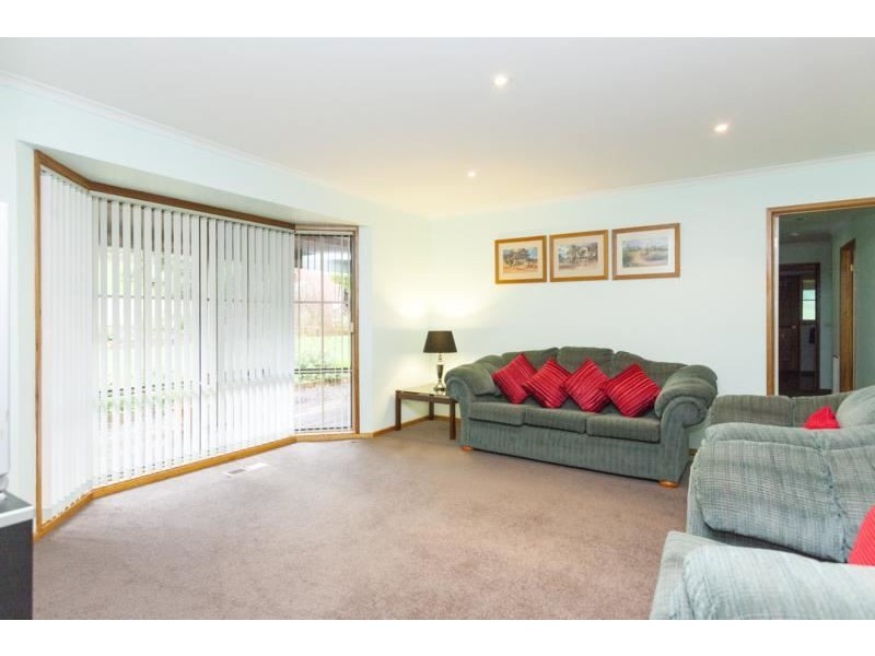 588 Russell Creek Road, Hill End VIC 3825