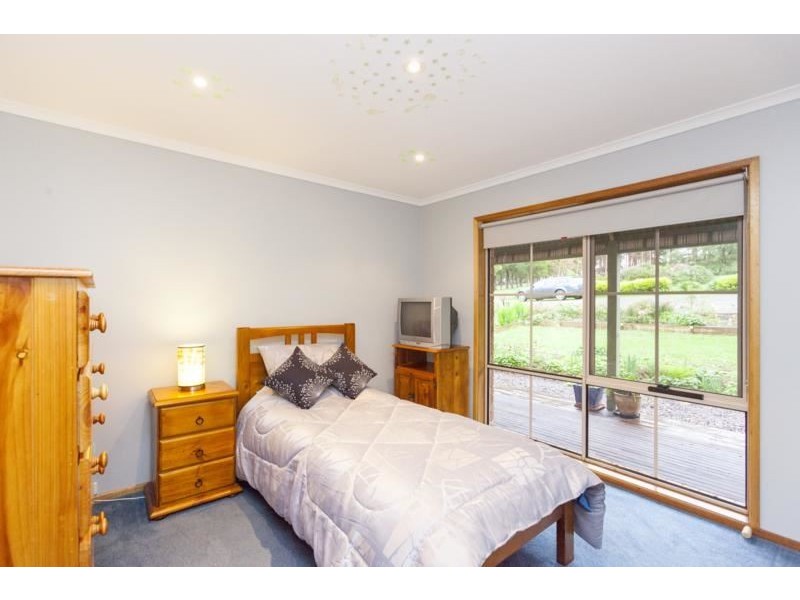 588 Russell Creek Road, Hill End VIC 3825