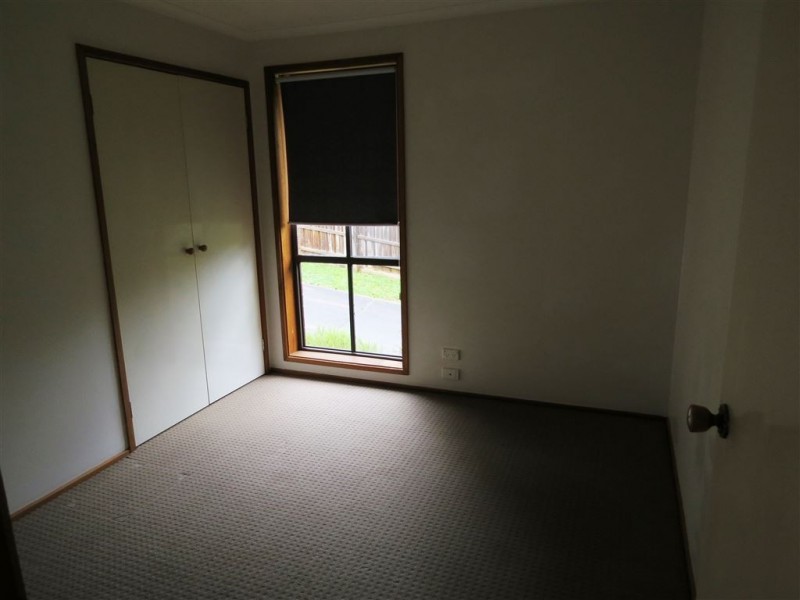 2/18 Calway Street, Drouin VIC 3818