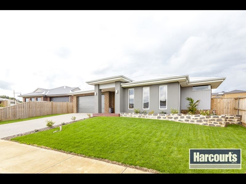 10 Kensington Drive, Warragul VIC 3820