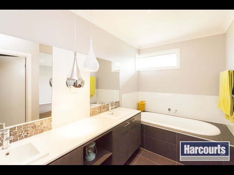 10 Kensington Drive, Warragul VIC 3820