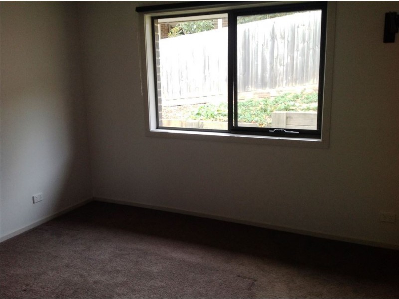 24 McMillan Drive, Warragul VIC 3820