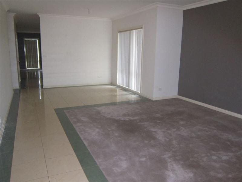 2 Carlile Street, Drouin VIC 3818