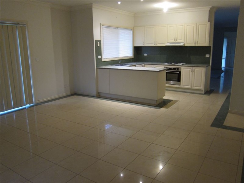 2 Carlile Street, Drouin VIC 3818