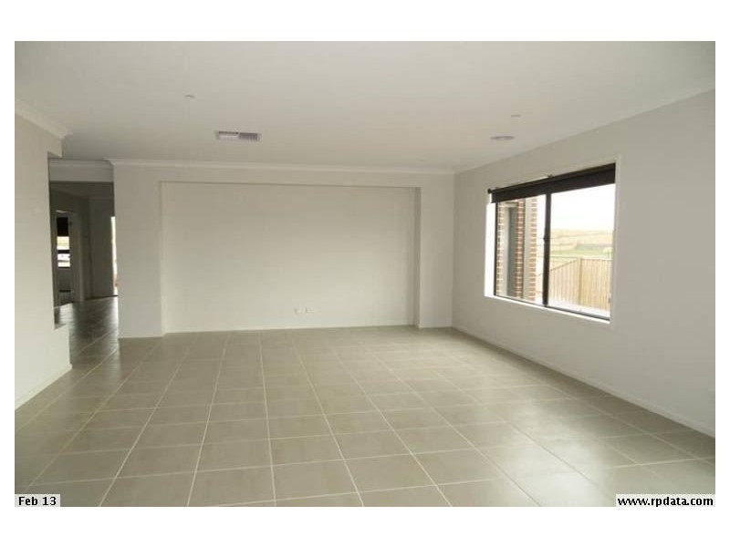 15 Sandstock Drive, Warragul VIC 3820