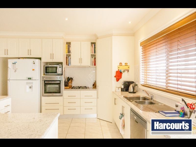 16 Grange Crescent, Warragul VIC 3820