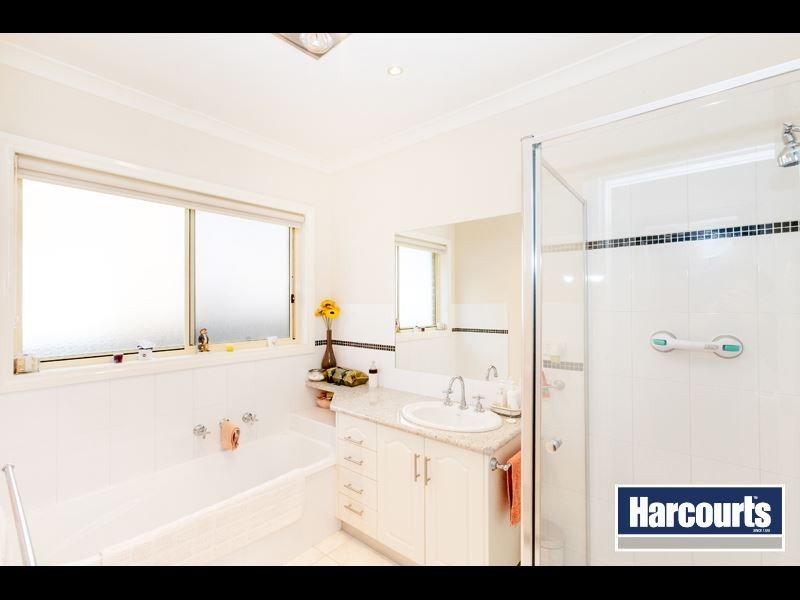 16 Grange Crescent, Warragul VIC 3820