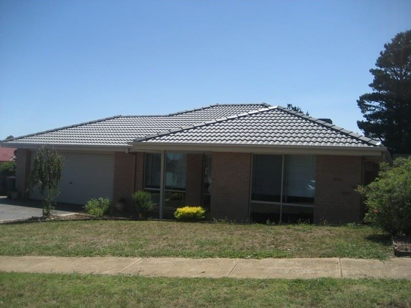 19 Davey Drive, Drouin VIC 3818