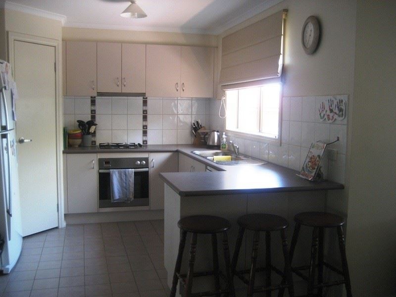 19 Davey Drive, Drouin VIC 3818