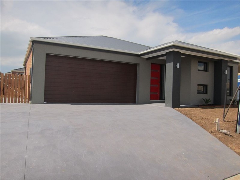 7 Golden Avenue, Warragul VIC 3820