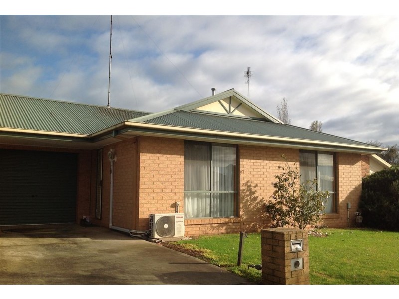 4/7 Fuhrmann Court, Drouin VIC 3818