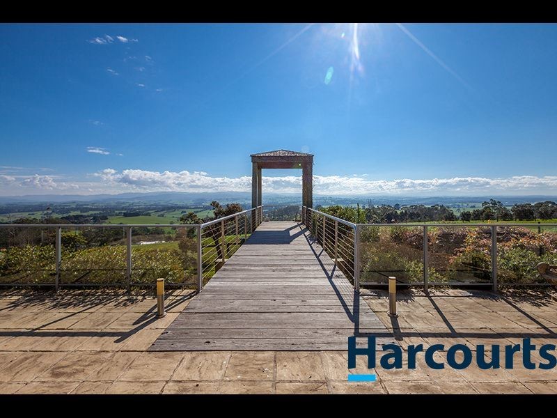 180 Lardners Track, Drouin East VIC 3818