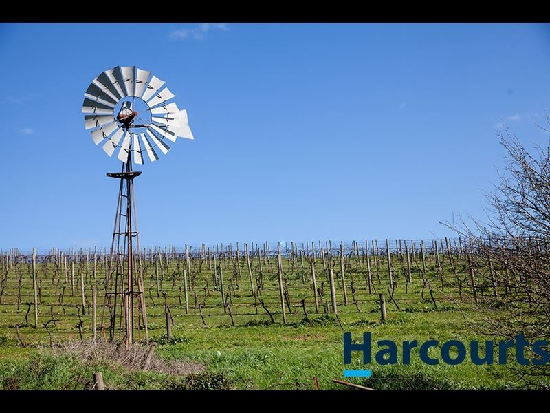 180 Lardners Track, Drouin East VIC 3818