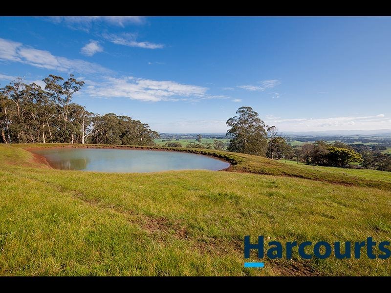 180 Lardners Track, Drouin East VIC 3818