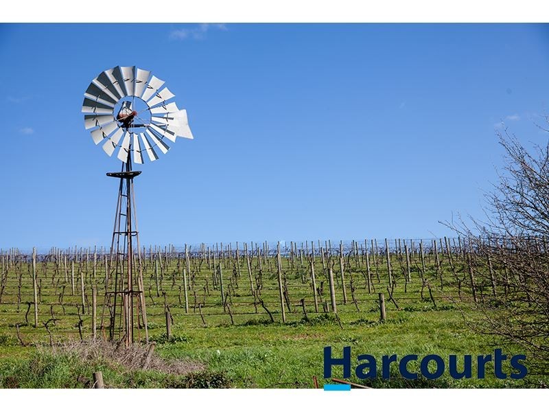 180 Lardners Track, Drouin East VIC 3818