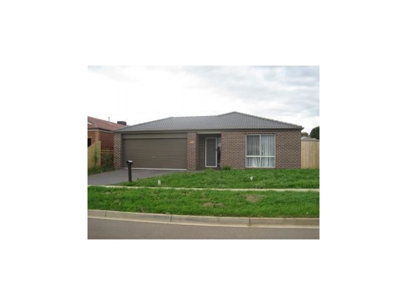 6 Hatfield Drive, Drouin VIC 3818