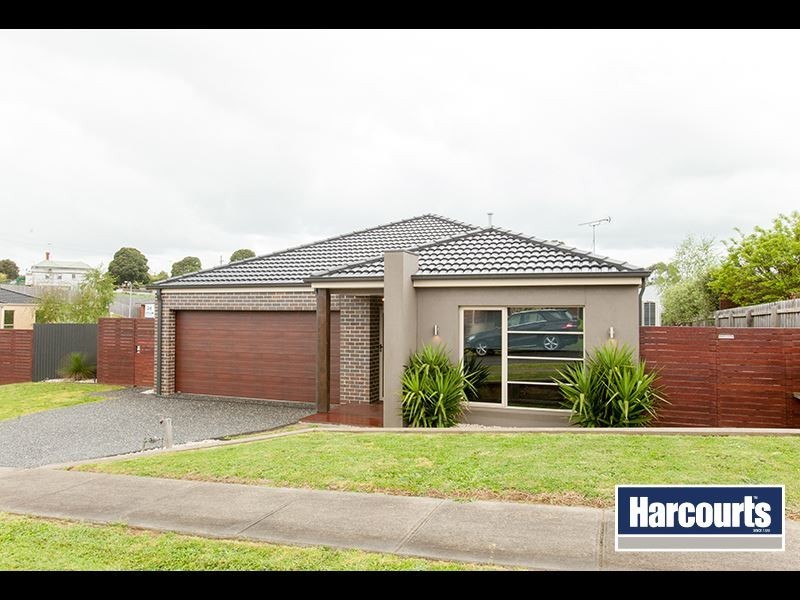22 McMillan Drive, Warragul VIC 3820
