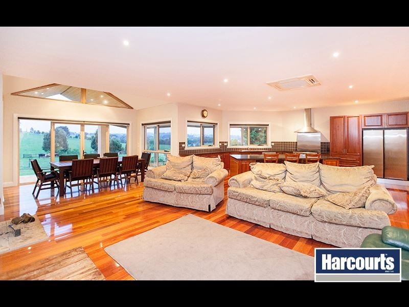 30 Roberts Road, Warragul VIC 3820