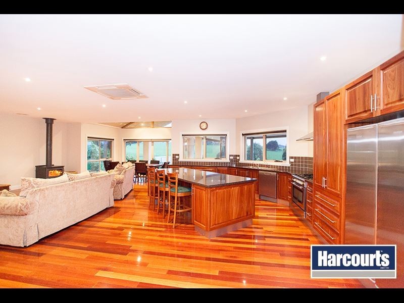 30 Roberts Road, Warragul VIC 3820