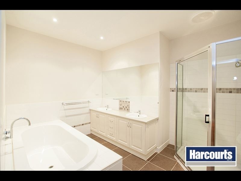 30 Roberts Road, Warragul VIC 3820