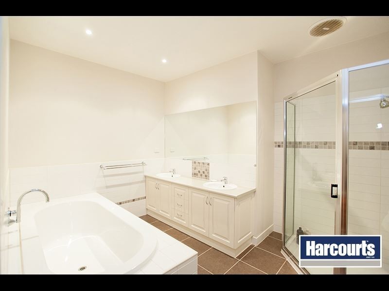 30 Roberts Road, Warragul VIC 3820