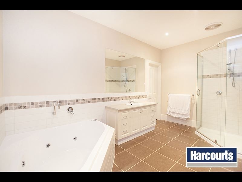 30 Roberts Road, Warragul VIC 3820