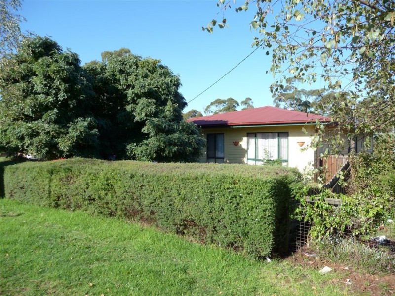 84 Longwarry Road, Drouin VIC 3818