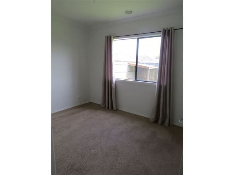 5 Isabella Court, Drouin VIC 3818