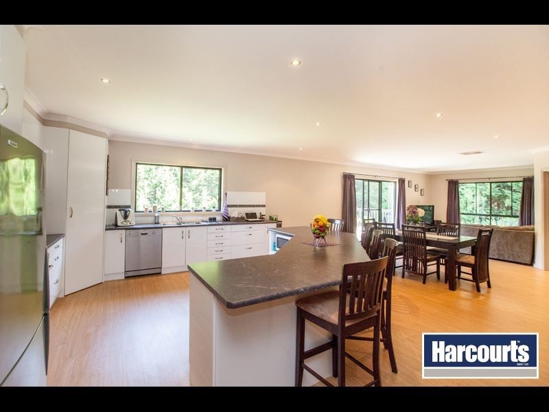 12 Pine Grove, Warragul VIC 3820