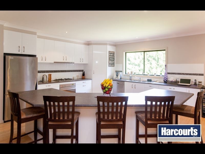 12 Pine Grove, Warragul VIC 3820