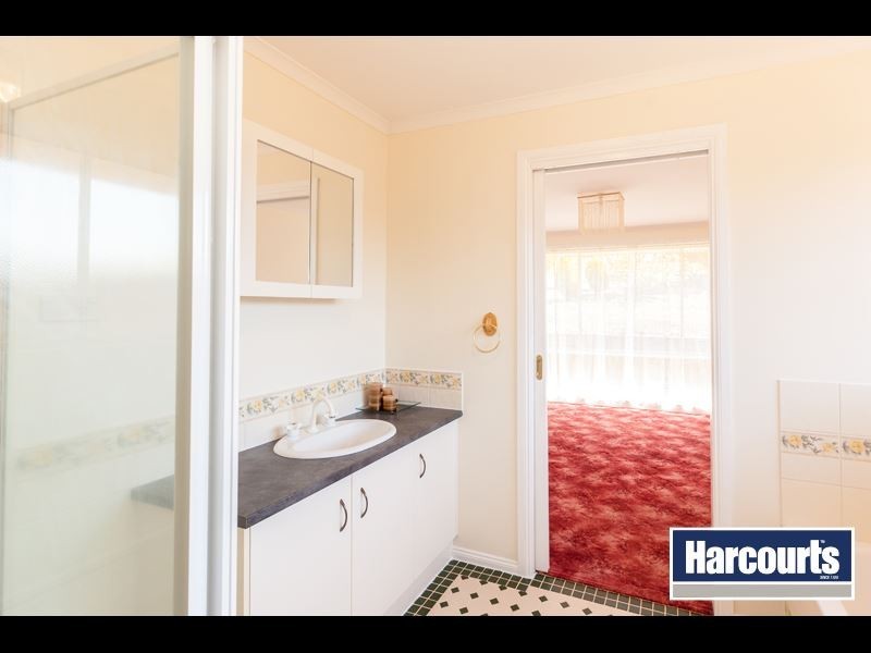21 Hayes Drive, Warragul VIC 3820