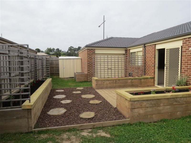42 Summerhill Boulevard, Drouin VIC 3818