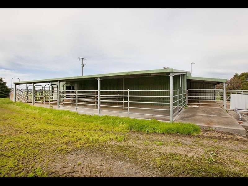 195 Sheffields Road, Neerim South VIC 3831
