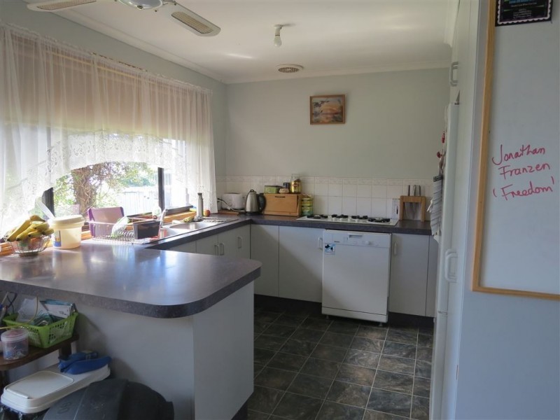25 Adam Court, Drouin VIC 3818