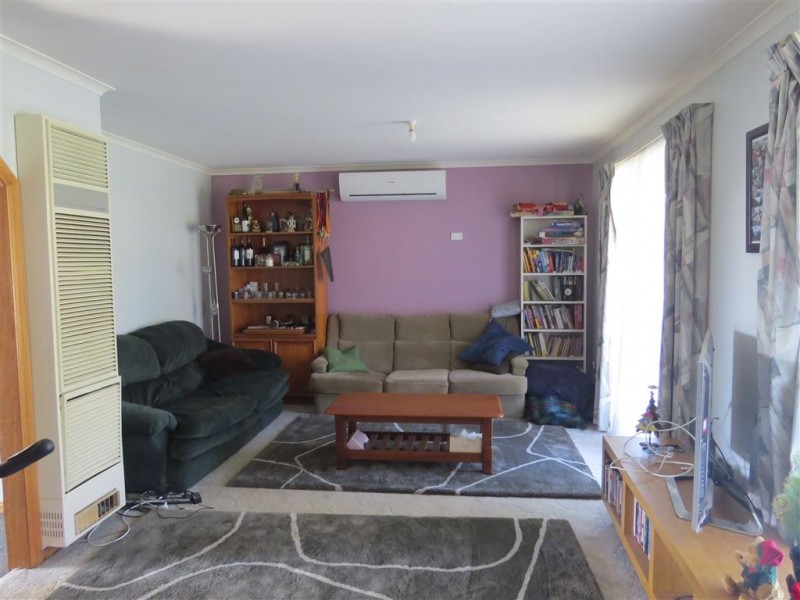25 Adam Court, Drouin VIC 3818