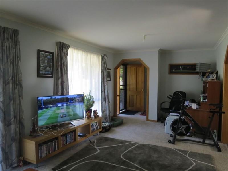 25 Adam Court, Drouin VIC 3818