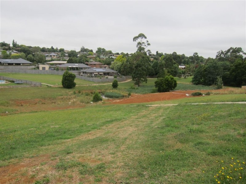 42 Myrtle Crescent, Warragul VIC 3820