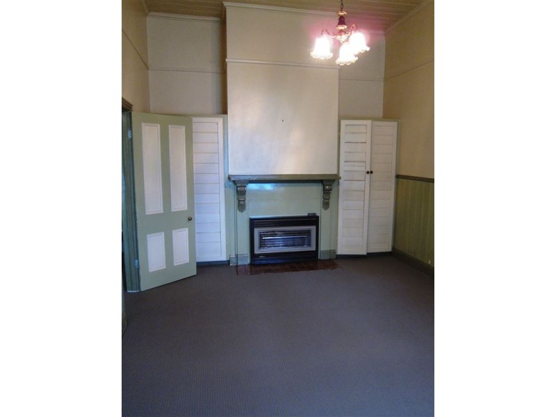 4 Hopetoun Road, Drouin VIC 3818