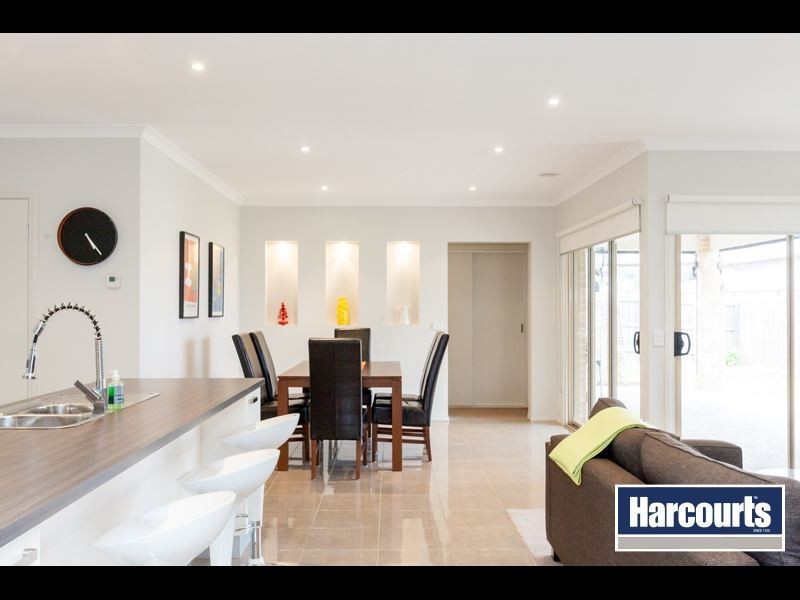 5 Greyfriars Way, Drouin VIC 3818