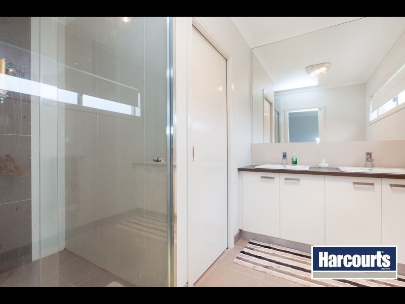 5 Greyfriars Way, Drouin VIC 3818